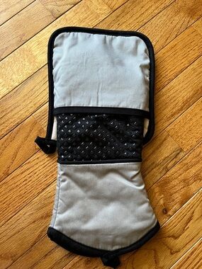Gray and Black Double Oven Mitt - Heat-Resistant Kitchen Glove